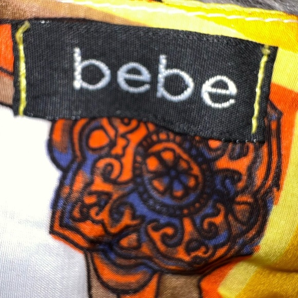 Chic & Elegant Bebe Scarf Print Sleeveless Top - Picture 10 of 12